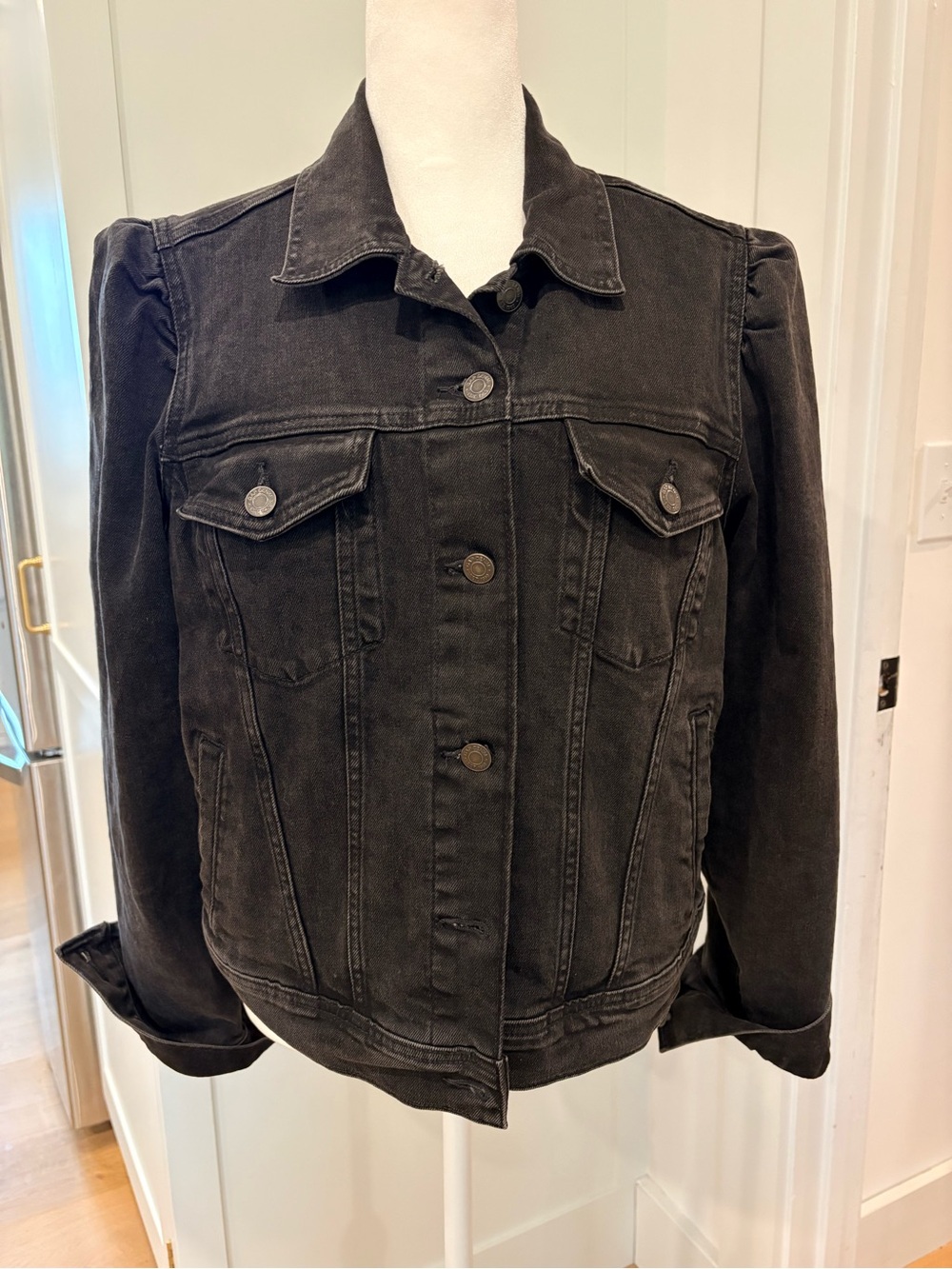 Gap Black Denim Jacket - puff sleeve Size Large NWT